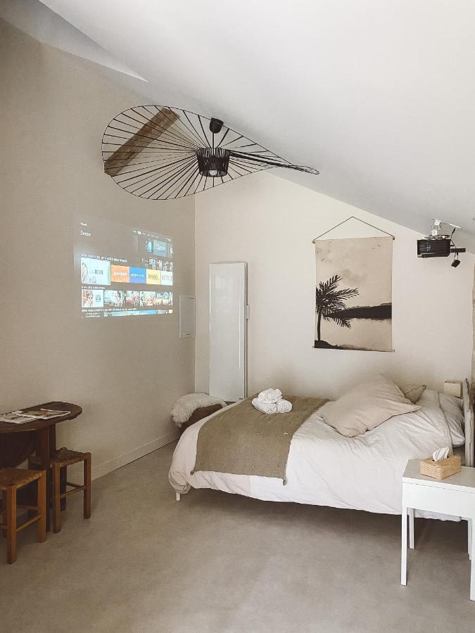 La Parenthese, Joli Studio Avec Terrasse Valeuil ภายนอก รูปภาพ