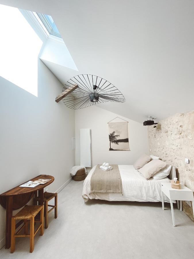 La Parenthese, Joli Studio Avec Terrasse Valeuil ภายนอก รูปภาพ