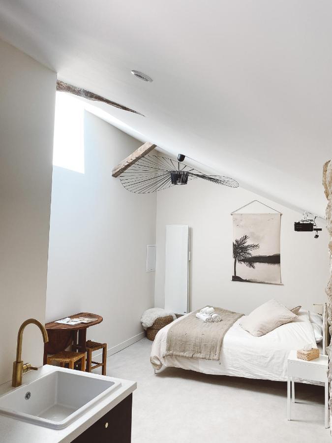 La Parenthese, Joli Studio Avec Terrasse Valeuil ภายนอก รูปภาพ